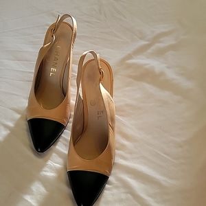 Vintage Chanel 2 tone slingback